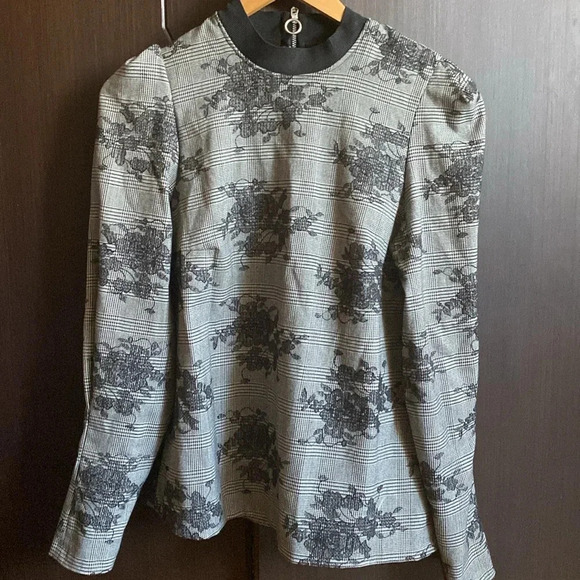 Zara Trafaluc Women's Houndstooth Floral Crew Neck Blouse Gray & Black s… - Picture 4 of 5